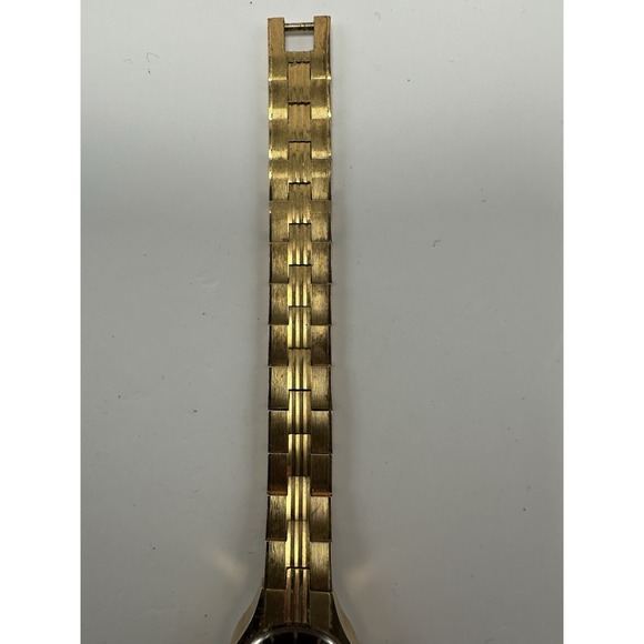 Vintage Timex 1982 Manual Wind Ladies Broken Clasp 18MM 7\